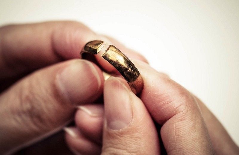 К чему снится сломать золотое кольцо?