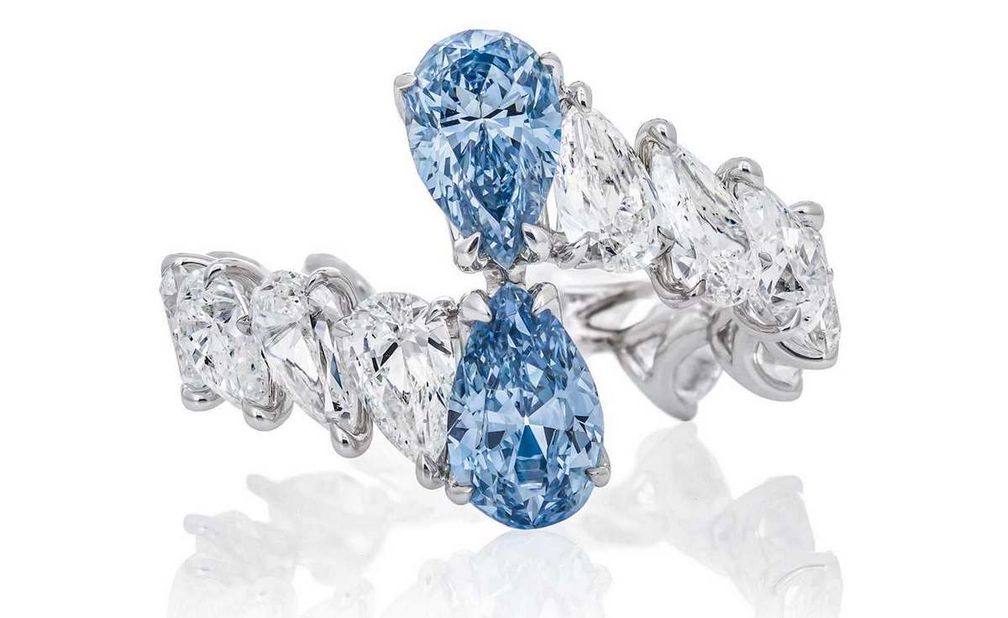 Голубые бриллианты всех форм и размеров желанны всегда