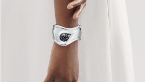 Десять браслетов для подарка Десять браслетов для подарка