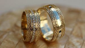 Золото 375 пробы: особенности и характеристики металла