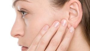 Почему болят мочки ушей от золотых, серебряных или бижутерных серег и что с этим делать Почему болят мочки ушей от золотых, серебряных или бижутерных серег и что с этим делать