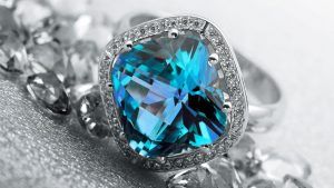 Топаз vs Сапфир: сходства и различия этих двух минералов