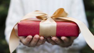 Какие украшения принято дарить на годовщины свадеб