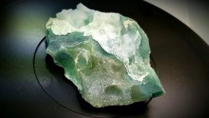 Камень мторолит: свойства и применение минерала в ювелирном деле