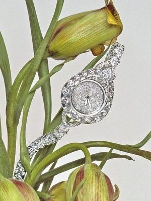 Что такое коктейльные часы, как и с чем их носить