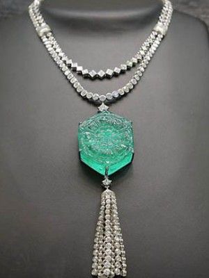 Хлорошпинель (зеленая шпинель): свойства и применение камня