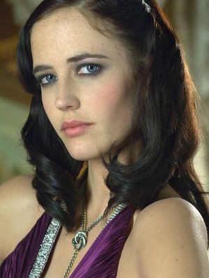 Самые знаменитые украшения из фильмов про Джеймса Бонда