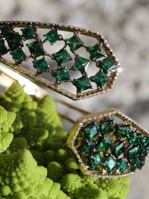 Хлоросапфир (зеленый сапфир): свойства и применение минерала