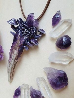 Фиолетовые камни, которые можно спутать с аметистом
