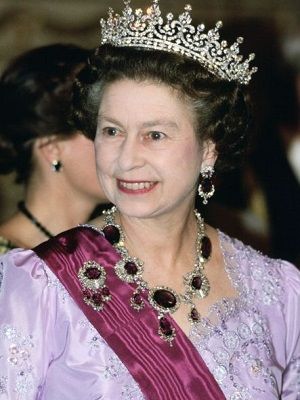 Аметистовый комплект Елизаветы II