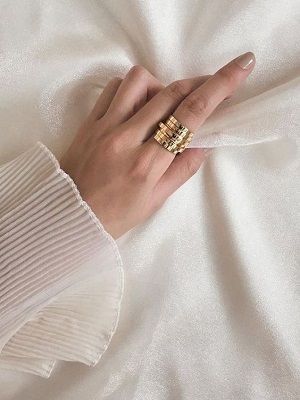 Что означает кольцо на указательном пальце