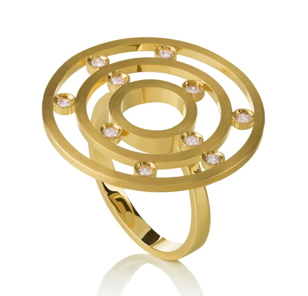 Концентрическое кольцо из желтого золота с бриллиантами от Cyntia Tomi