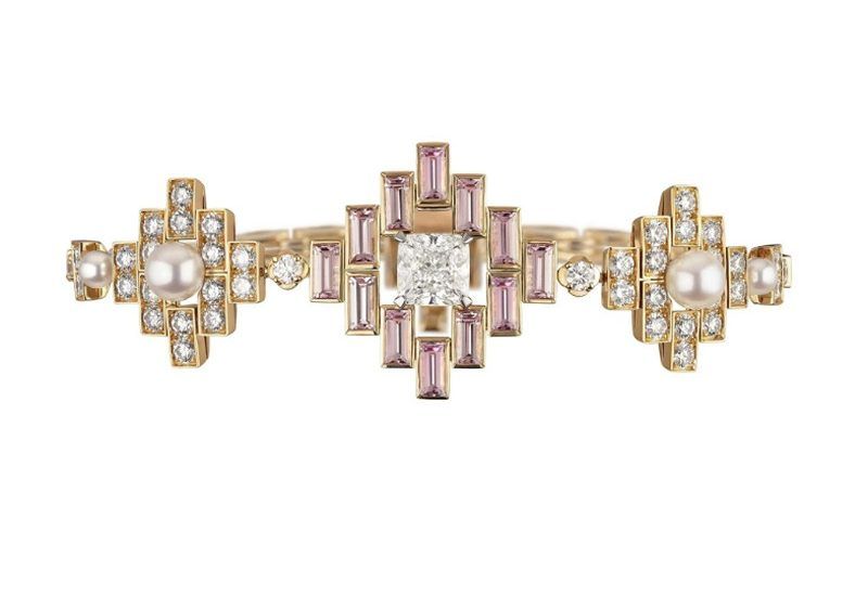 Браслет Éblouissante от Chanel из розового золота, платины, бриллиантов, розовой шпинели и культивированного жемчуга. Фото: Chanel