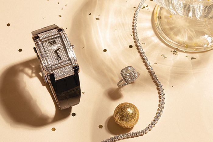 Часы Patek Philippe, помолвочное кольцо и бриллиантовое колье на myGemma.com