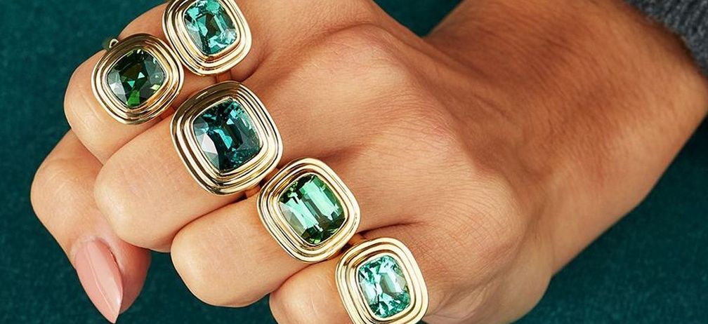 Тренд: обручальные кольца с зелеными камнями
