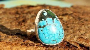 Хризоколла для Тельца: подходит ли Тельцам этот камень