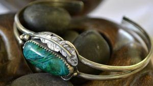 Хризоколла для Рыб: подходит ли Рыбам этот камень