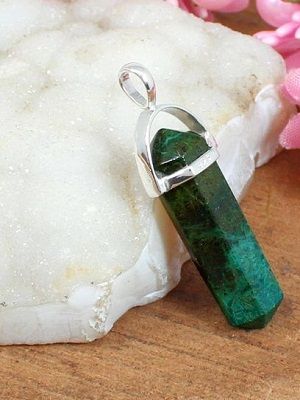 Хризоколла для Тельца: подходит ли Тельцам этот камень