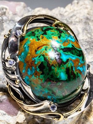 Хризоколла для Весов: подходит ли Весам этот камень