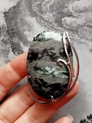 Роговик: свойства и применение камня в ювелирном деле