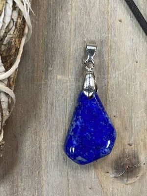 Подвески и кулоны с лазуритом: как выбрать и носить
