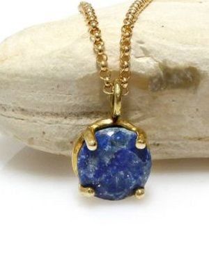 Какие камни подходят Весам, рожденным в год Козы