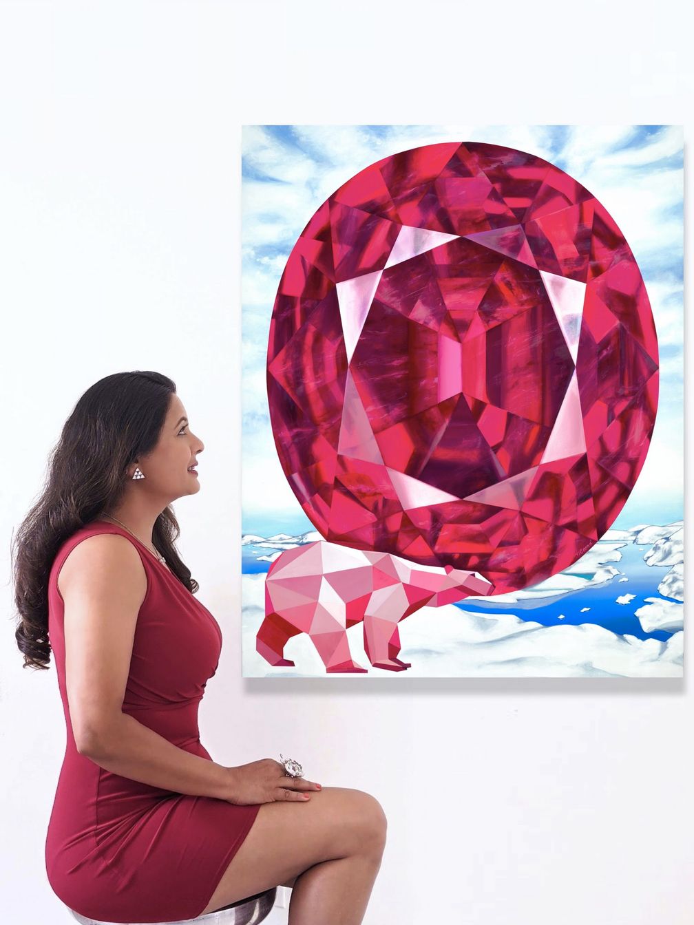 Рина Ахлувалия со своей картиной «Огонь подо льдом»