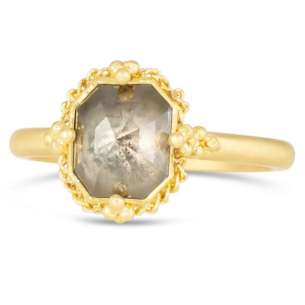 Кольцо от Amáli Jewelry из 18-каратного желтого золота с бриллиантом огранки роза весом 2,62 карата, 3300 долларов