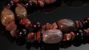 Яшма для Львов: совместимость, подходит или нет