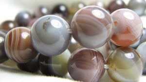 Украшения с агатами: как выбрать и носить, правила ухода