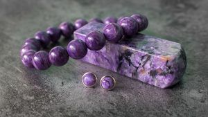 Чароит для Стрельца: совместимость, подходит или нет