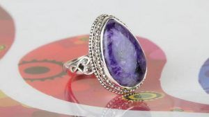 Чароит для Девы: совместимость, подходит или нет