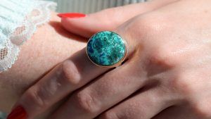 Кольца с хризоколлой: как выбрать и носить
