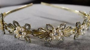 Ювелирные ободки: как выбрать и когда носить стильный аксессуар