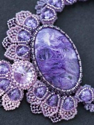 Чароит для Львов: совместимость, подходит или нет