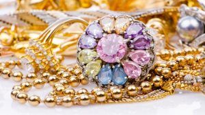 Какие украшения уместно дарить начальнице, маме или подруге