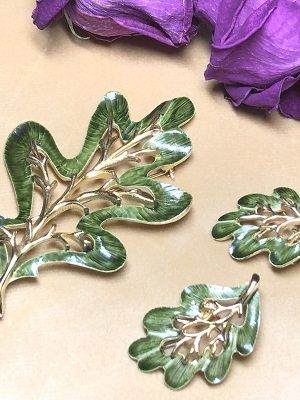 Почему ювелирные коллекционеры охотятся на американскую винтажную бижутерию