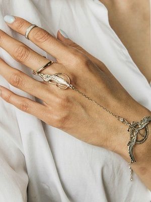 Кольца с цепочкой: как выбрать и носить