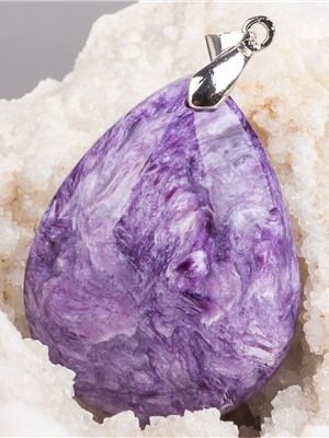 С какими камнями идеально сочетается чароит