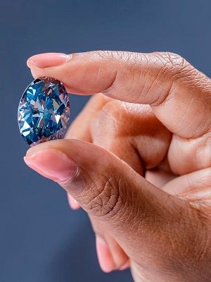 Голубые алмазы: где и кто добывает редкие и дорогие алмазы небесного цвета