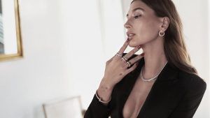 Tiffany & Co. выбрала Хейли Бибер для новой рекламной кампании