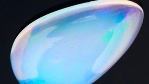 Джиразоль: свойства и применение камня в ювелирном деле