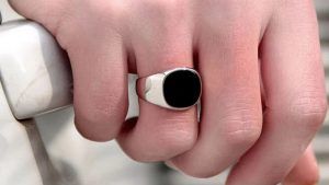 Мужские кольца с эмалью: как выбрать и носить Мужские кольца с эмалью: как выбрать и носить