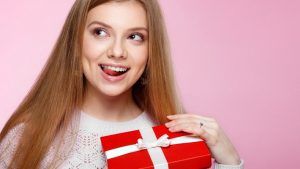 Какой ювелирный подарок преподнести дочери на выпускной