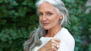 Какой ювелирный подарок преподнести маме на 60 лет? Какой ювелирный подарок преподнести маме на 60 лет?