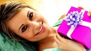 Какой ювелирный подарок преподнести маме на 40 лет? Какой ювелирный подарок преподнести маме на 40 лет?