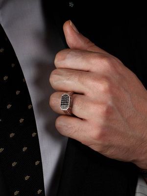 Мужские кольца с эмалью: как выбрать и носить