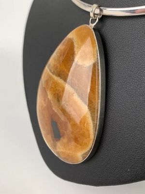 Симбирцит: свойства и применение камня в ювелирном деле