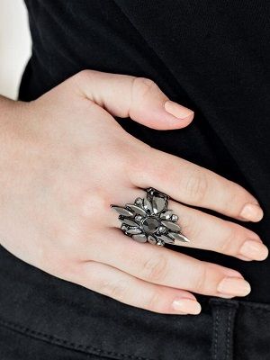 Кольца с гематитом: особенности, как выбрать и носить