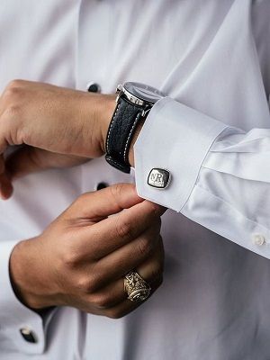 Какой ювелирный подарок преподнести папе на 45 лет?